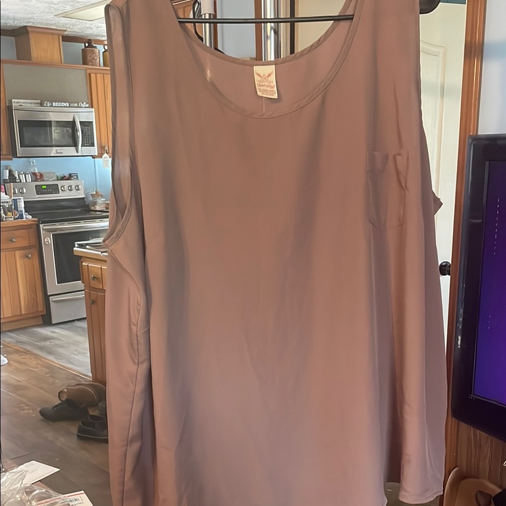 Women's Sleeveless Top in Gray